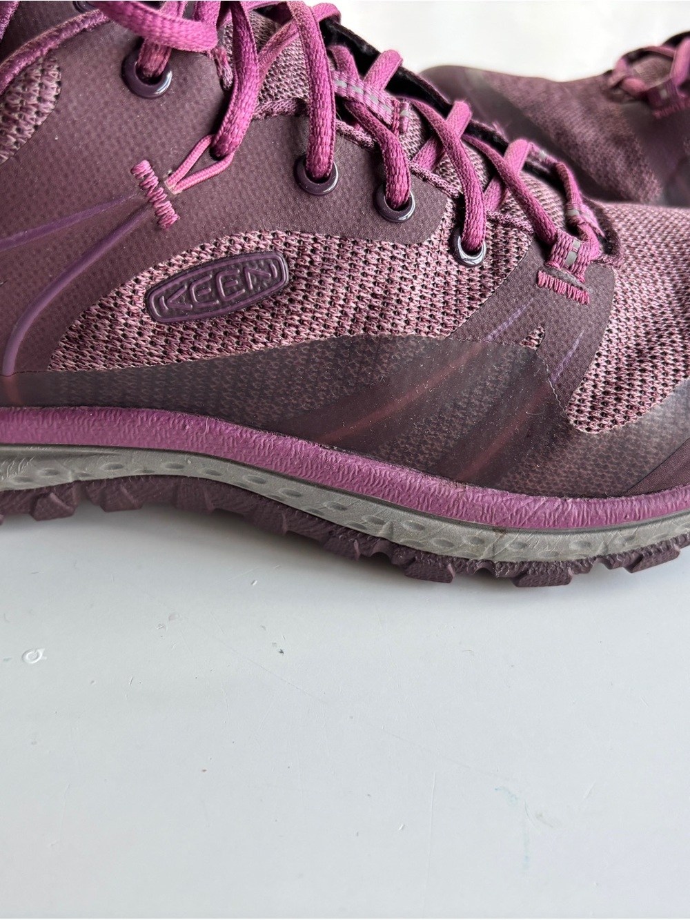 KEEN Women's Trail Shoe in Plum waterproof size 7
